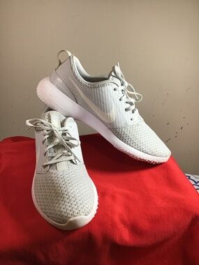 ❤️Nike’s women’s size 9.5 used golf shoes see photos 🔥❤️